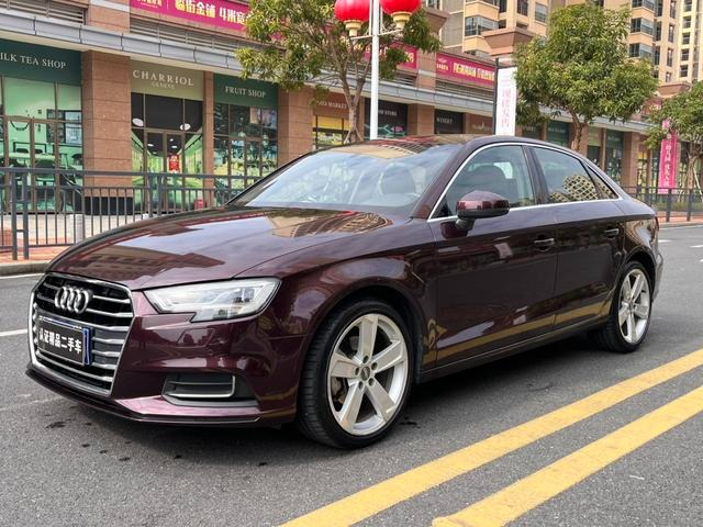 Audi A3 2018, юбилейный лимузин 35 TFSI, посвященный 30-летнему юбилею