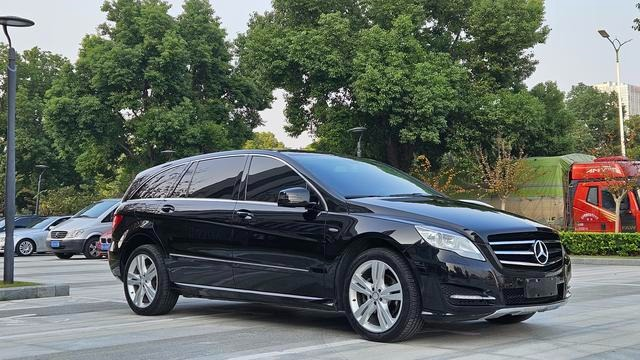 Mercedes-Benz R-Class R 320 4MATIC 2017 года